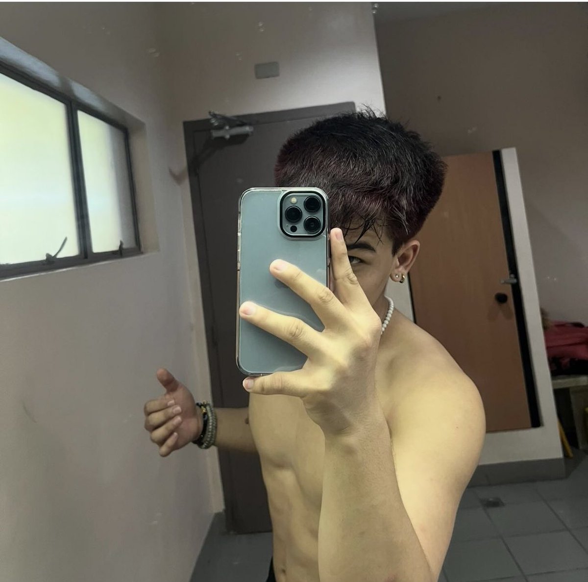 simp_bonito's tweet photo. Wala talaga may gusto? https://t.co/TD6d6SNNhy
