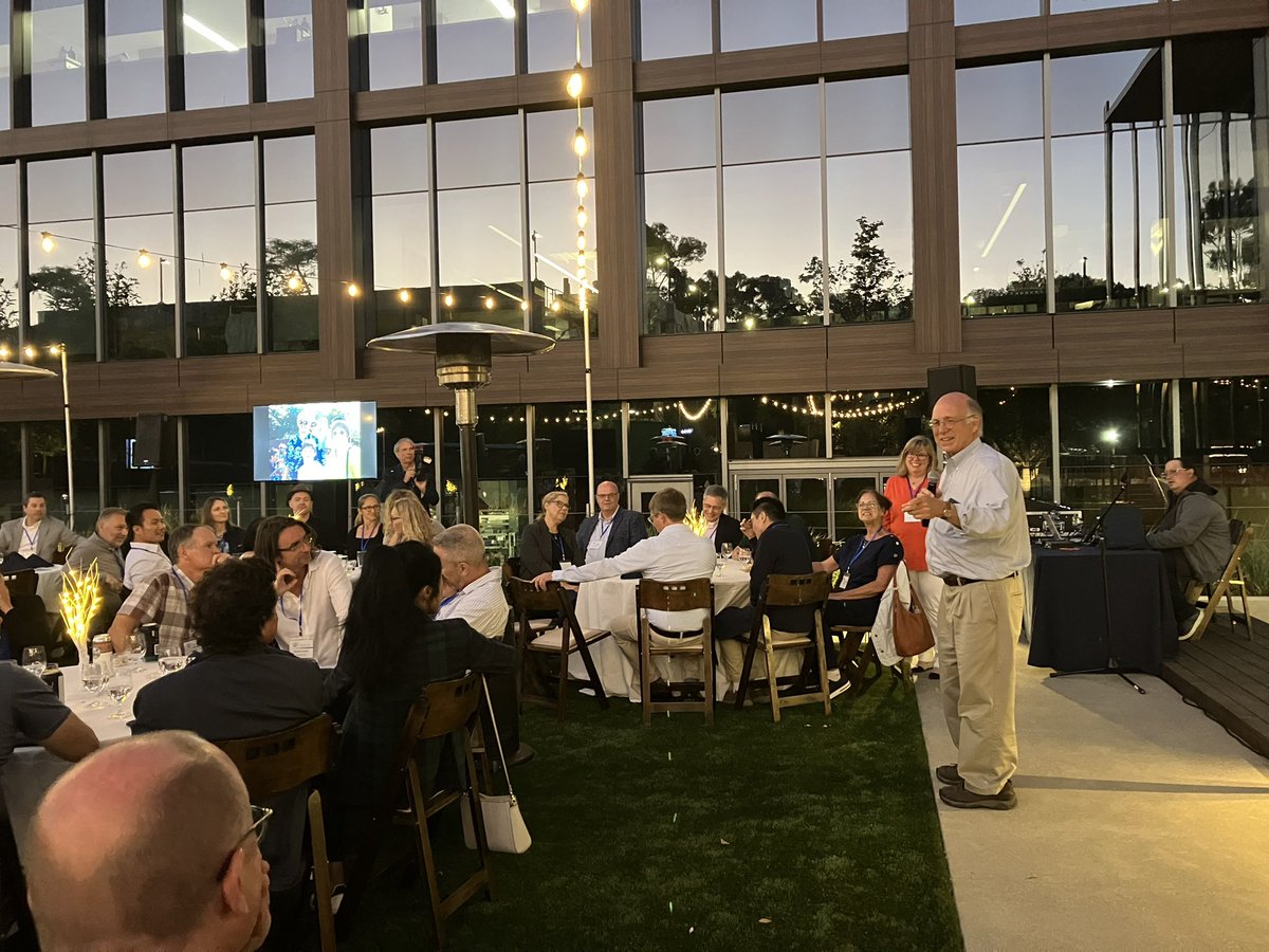 What an incredible celebration: 25 years of drug discovery - GNF Reunion (Genomics Institute of Novartis Research Foundation)! Great to reconnect with all my former colleagues and friends! Inspiring talks by Pete Schultz, Sumit Chanda, Phil Chamberlain, Ardem Patapoutian and more
