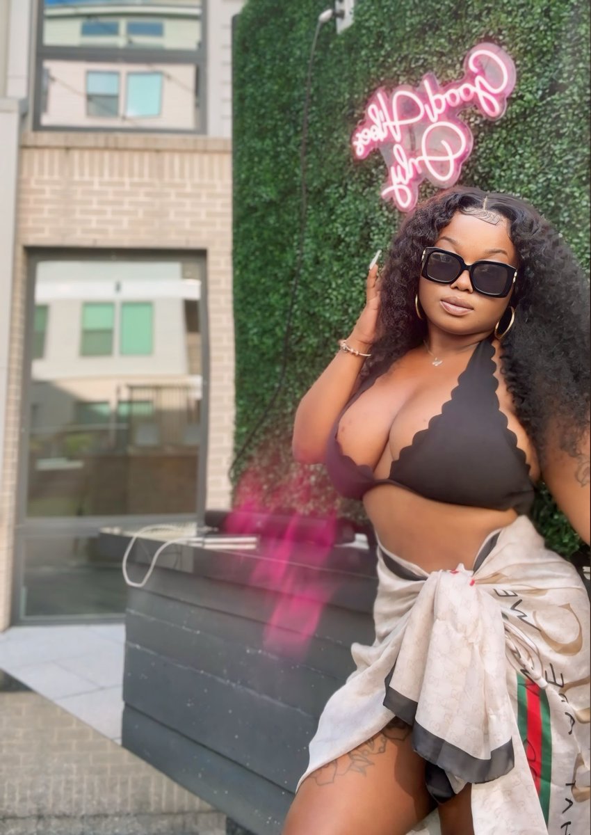 _slimeerellaa's tweet photo. Big Mama Frl 💋 https://t.co/tVMbB74Zux