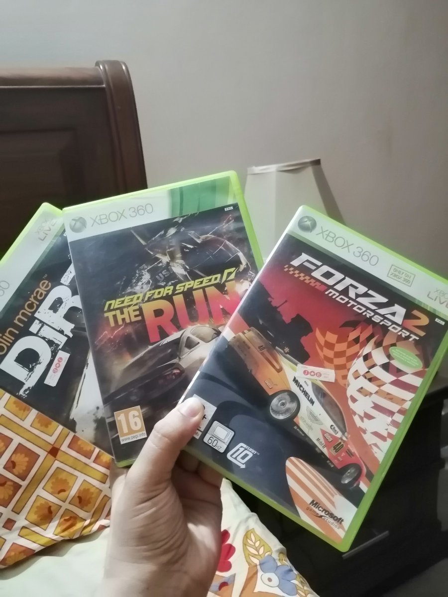 FarmFruits's tweet photo. Hunt finally successful 😍, really happy for #ForzaMotorsport2 🐐 and #Dirt🤘, #NfsTheRun 🔥 was surprisingly there I had to have it😤 #xbox360 ❤️🖤 https://t.co/OqkGtz1Oe2