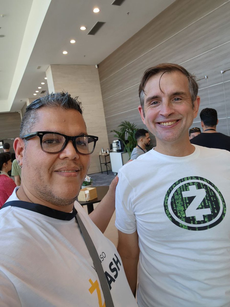 gordonesTV's tweet photo. Un #TBT...
Hace 1 año, en Barcelona, España, con la gente de @zcash, @zcashbrazil en la #Zcon4
#Zcash https://t.co/GSJPC4psaX
