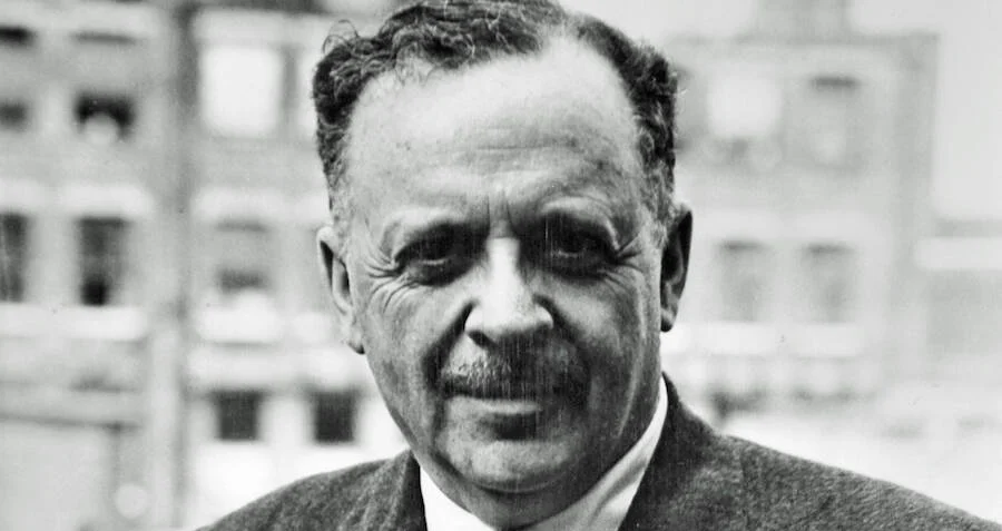 NowRbe's tweet photo. A major reason why there are so many #EnvironmentalProblems is because of #EdwardBernays. He #brainwashed millions of people into becoming #MindlessConsumers.
#pollution #waste #consumerism #plannedobsolescence #overshoot #environment #climatechange #climatecrisis #degrowth https://t.co/LzGph0IpV4