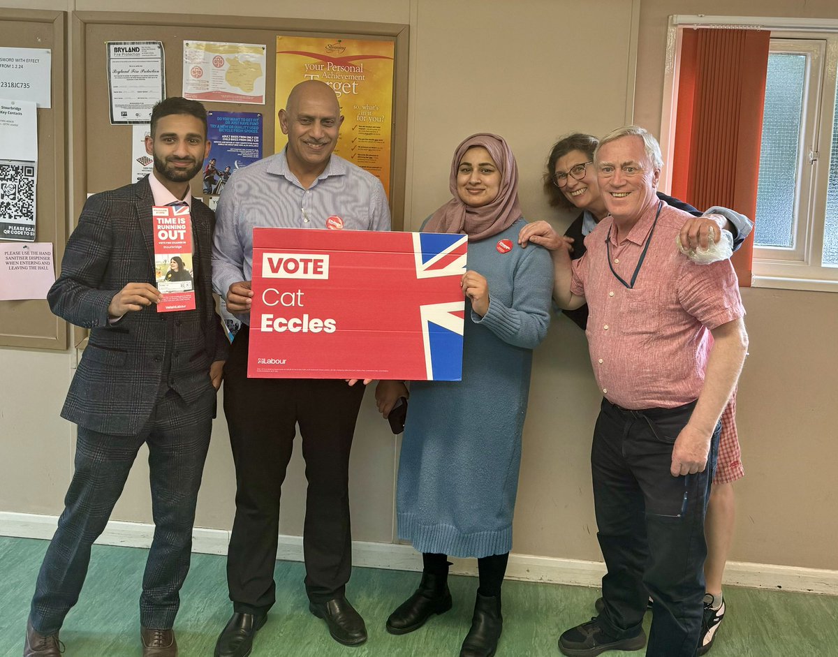 Out campaigning for <a href="/catecclesstour/">Cat Eccles MP</a> in Stourbridge with <a href="/QUnited91/">Cllr Qasim Mughal (Mughalculator)</a> <a href="/shaneilamughal/">Shaneila</a> Geoff <a href="/WMLabour/">West Midlands Labour</a> <a href="/UKLabour/">The Labour Party</a>