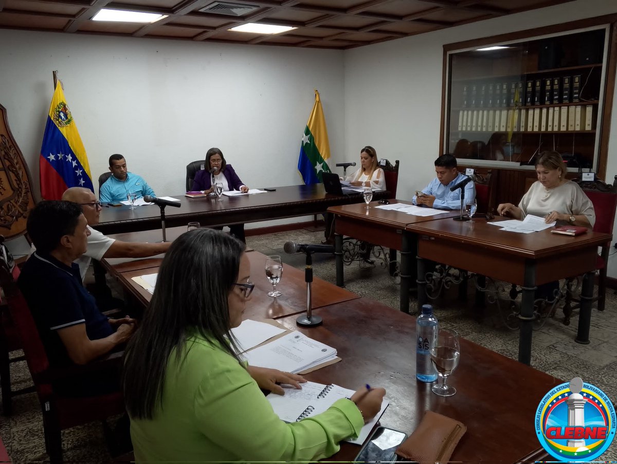 #Inicia Sesión Ordinaria #34 del Consejo Legislativo del Estado Bolivariano de Nueva Esparta.#4Jul

#ConsejoLegislativoNE
#VenezuelaVaConTodo