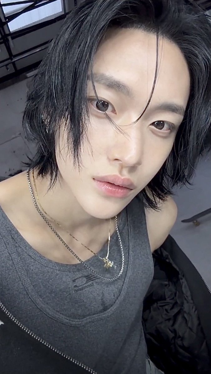 parkwonbinpics's tweet photo. HES SO PRETTY IT HURTS https://t.co/R0TDWJEwD4