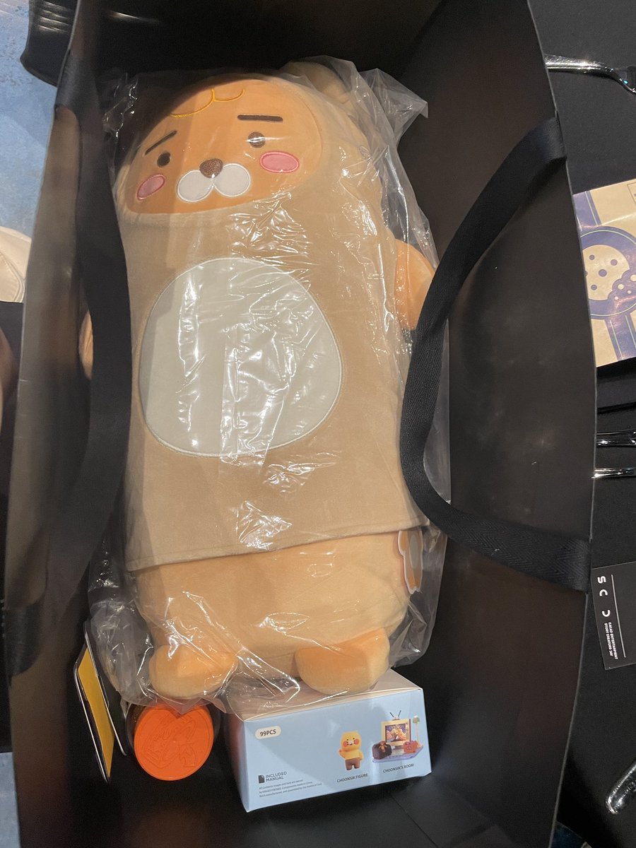 카카오웹툰 행사 다녀왔습니다. 유익하고 좋은 시간이였어요 ☺️ 나눠주신 인형도 너무 귀여워요!!
