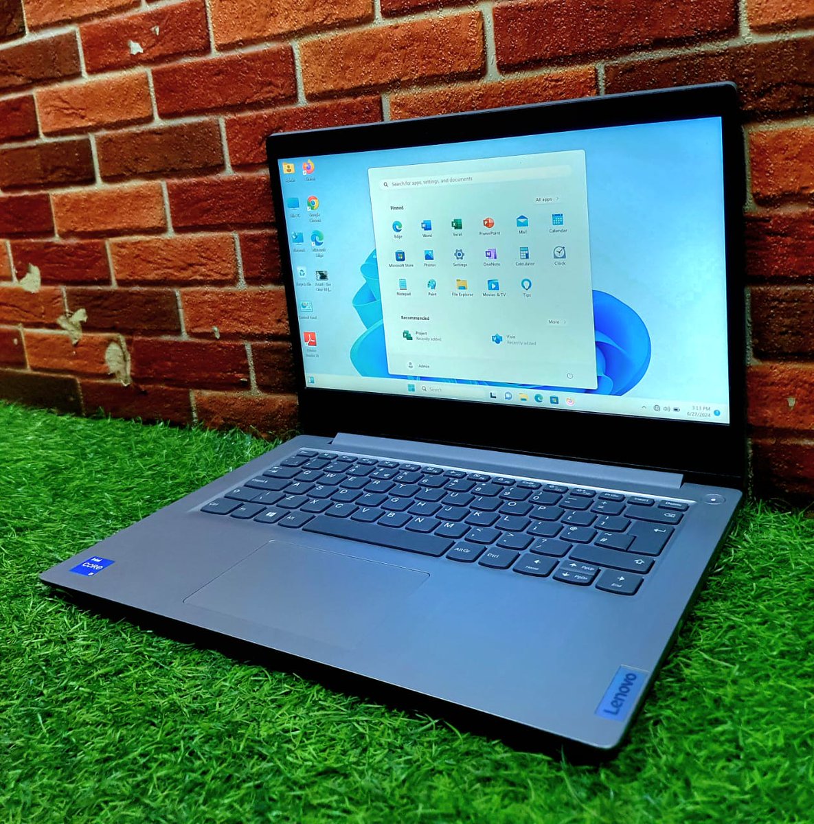 HoitsTech's tweet photo. Lenovo Ideapad 14S: 11th Generation 2.3Ghz Core i5, 8GB Ram, Intel UHD Iris Xe Graphics, 256GB SSD, HDMI, 3-USB Ports, Over 4Hrs Battery
Price @ 1.300.000 Ugx
Only @HoitsTech 
DM @FrankGadget x @JoeLeeNsaba  for more info https://t.co/S6SXrnMb4u