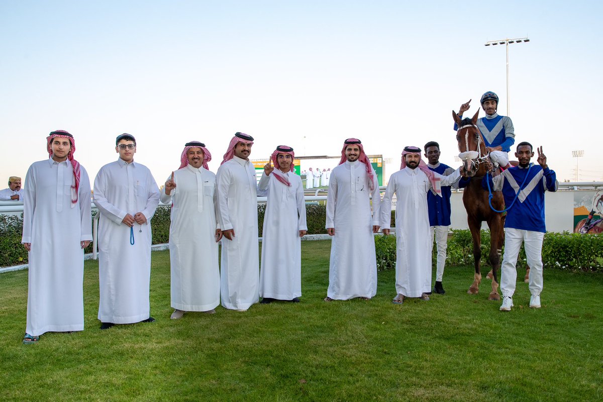 نتيجة الشوط الـ 6 الحفل ( 1 ) 

▫️الفائز : ام ان همام
▫️المالك : محمد ناصر عبدالله القحطاني
▫️المدرب : محمد القحطاني
▫️الخيال : عبدالله الحميد
▫️المسافة : 1200 م
▫️الزمن : 1:29.24

#نادي_سباقات_الخيل 🐎