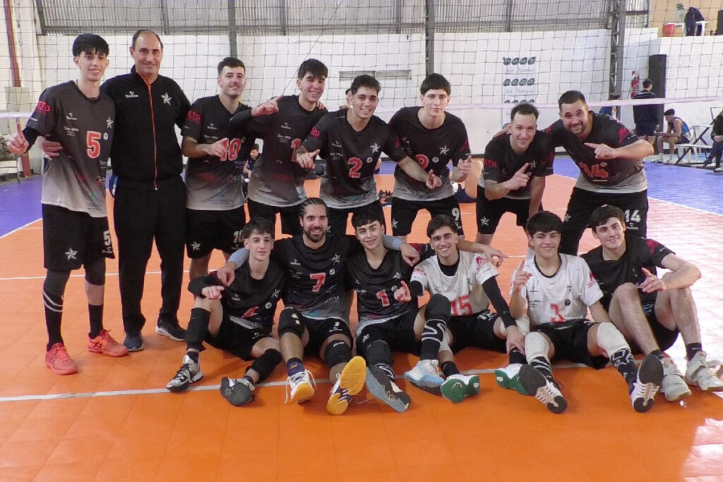 🏐🤩 | #Voley

Racing ganó el torneo Abierto en el “Coliseo Albo.

Podes ver la noticia completa en: racingclubcastex.com.ar/racing-gano-el… 

#VamosAlbo 🤍🖤