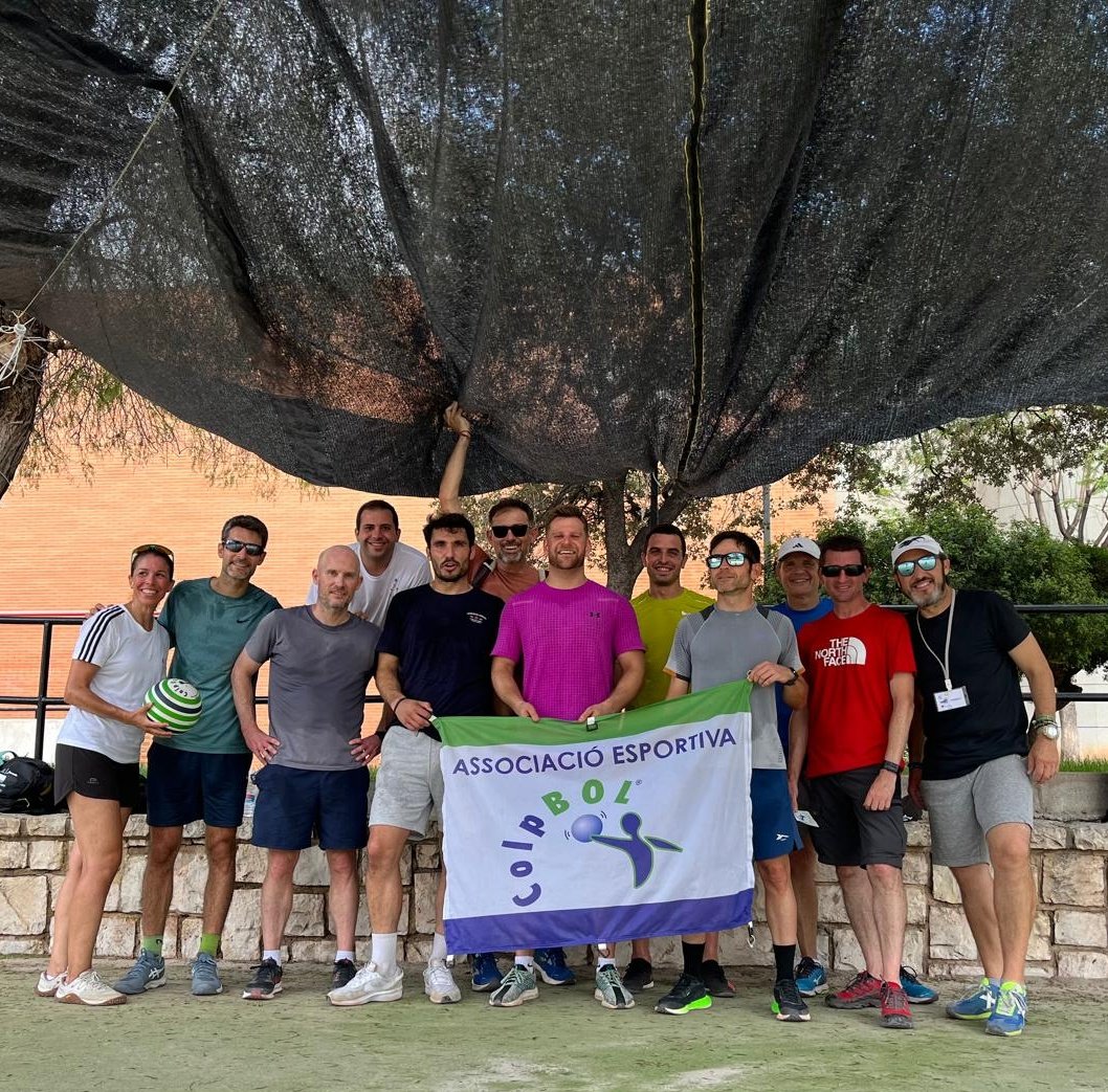 Primer taller de Colpbol a la #18TrobadaEF a la <a href="/UV_EG/">Universitat València</a>

🏐🥅🤾‍♀️📚👩‍🎓✨️✌🏽

En breu arranquem el segon taller al Pavelló Poliesportiu central

L' #EducacióFísica a altre nivell 
#esport #edufis #formacio #Colpbol <a href="/CEFIREambitAE/">Àmbit Artisticoexpressiu</a>
<a href="/GVAeducacio/">GVA Educació</a>
