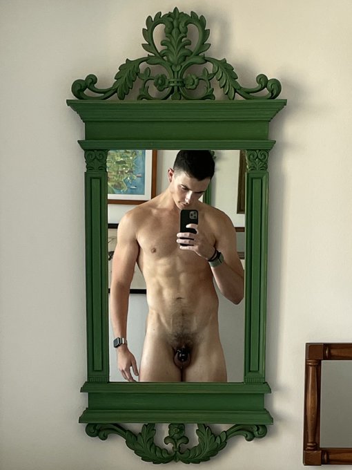 Watch babe_asaurusrex's leaked NSFW photo on TwXstars