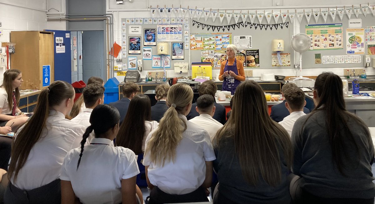 Thank you to Gail from <a href="/AnimalAid/">Animal Aid</a> for a Vegan cookery demonstration and talk on veganism &amp; animal welfare Year 10 Hospitality &amp; Catering pupils found it very interesting. @stjohnsaberdare @MrsLong_SJB