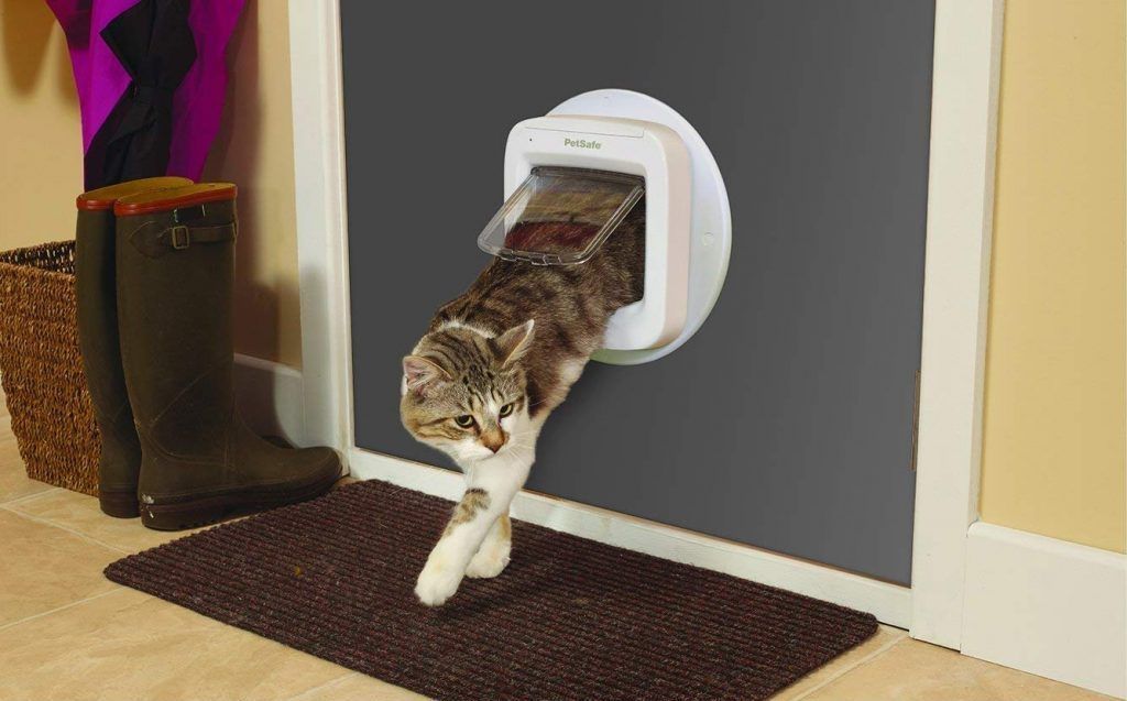 SuperiorPetDoor's tweet image. When installing a pet flap into a uPVC door, the best surface is a flat panel but if your door has mouldings, don't fret! We can work with you to agree a solution for the installation 🐶🐱🐰 
#CatsofTwitter #CatFlap #PetsofTwitter #PetFlap #PetDoor #DogsofTwitter #DogDoor