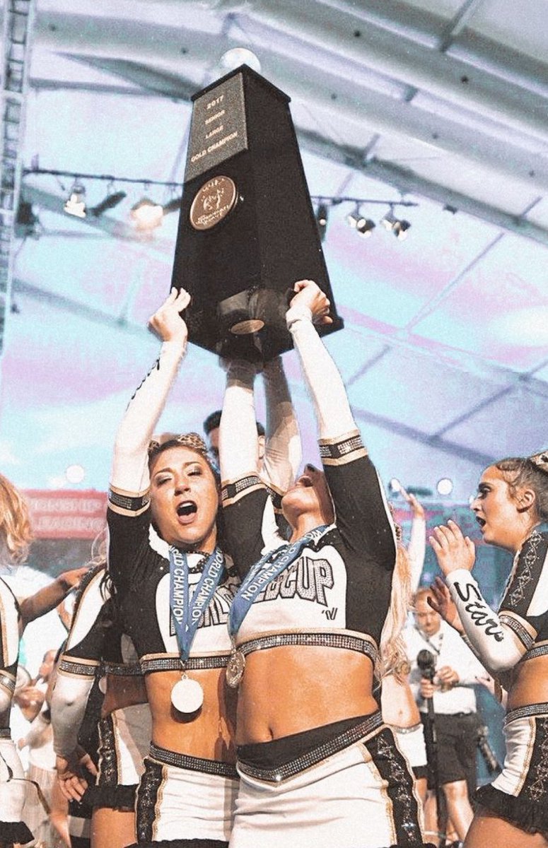 k👑💫 tweet media