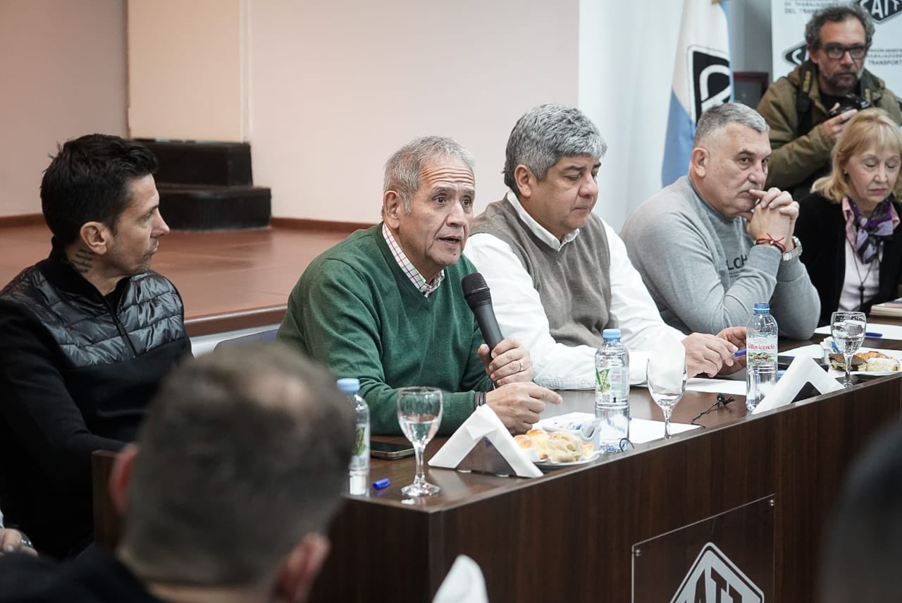 Ganancias funciona como punto de encuentro de los gremios combativos y abre una guerra con el oficialismo blue: "El nuevo enemigo del movimiento obrero es Rodrigo De Loredo que le hace el laburo gratis al gobierno"