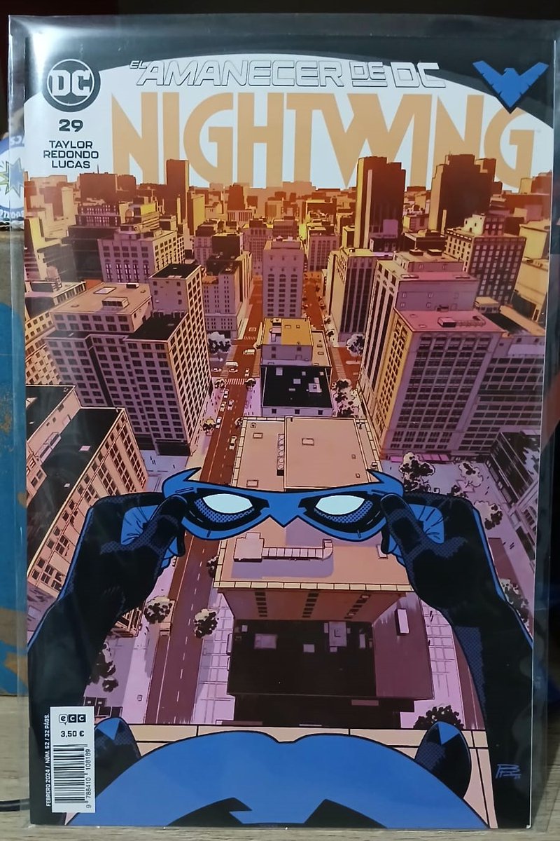 soyintrovertida's tweet photo. #LeeComics ... el número 29 de #Nightwing es un lujo... Bruno Redondo despliega todo su talento en un número que se cuenta en primera persona... BRAVO, bien merecidos todos los premios👏👏👏 https://t.co/t6ppsRUBvx
