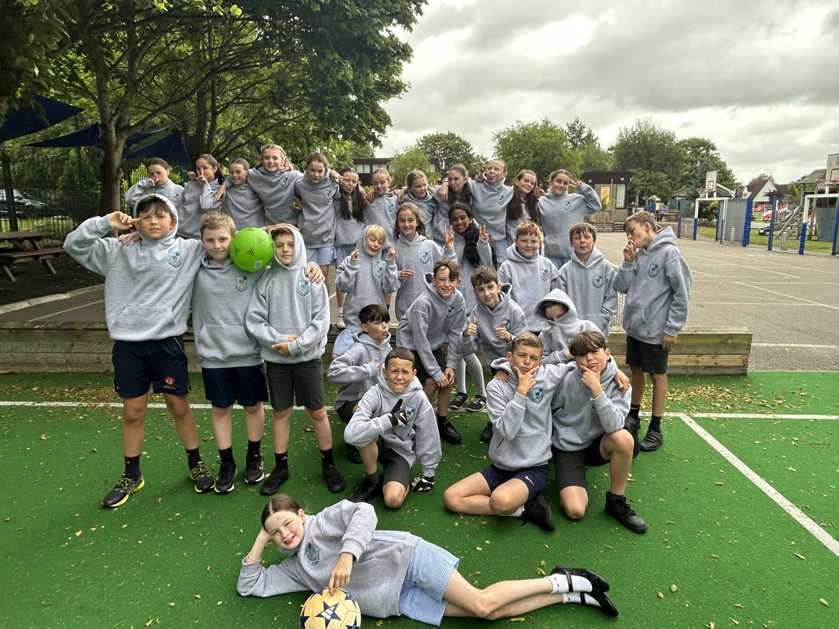 Looking super smart in our leavers hoodies🫶🏼💙