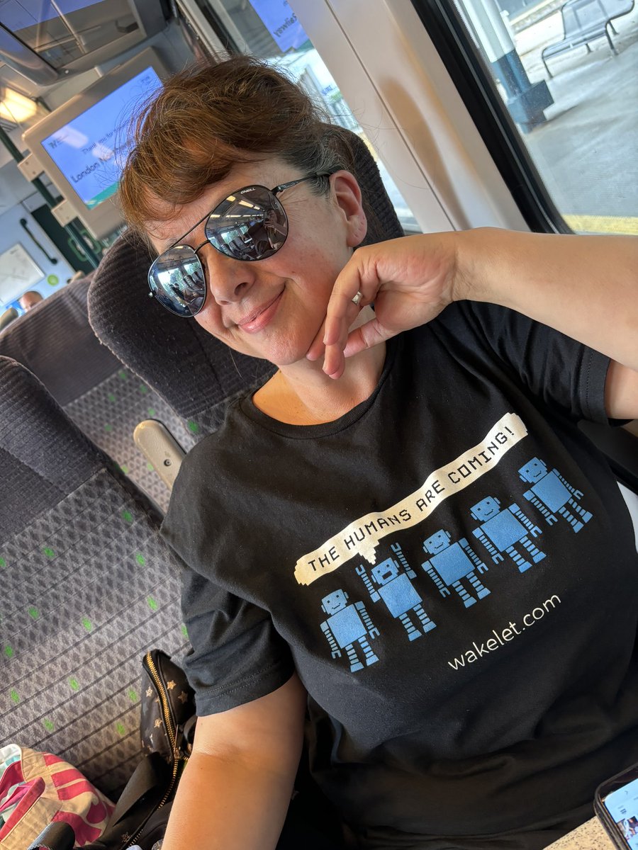 Me n <a href="/StellaScharing1/">Dr Stella Scharinger</a> rocking the <a href="/wakelet/">Wakelet 💙</a> swag on the way to <a href="/nasen_org/">nasen</a> conference! It’s been a long day, voting, support a school in London, now train to Birmingham! #edtech #inclusion #Elections2024