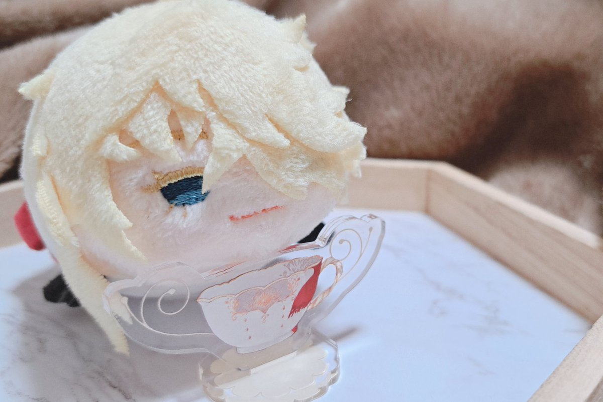 「夏インテ用の試作が届きました〜! おもちちゃんとティータイムができるあご乗せアク」|みみずく⛩️のイラスト