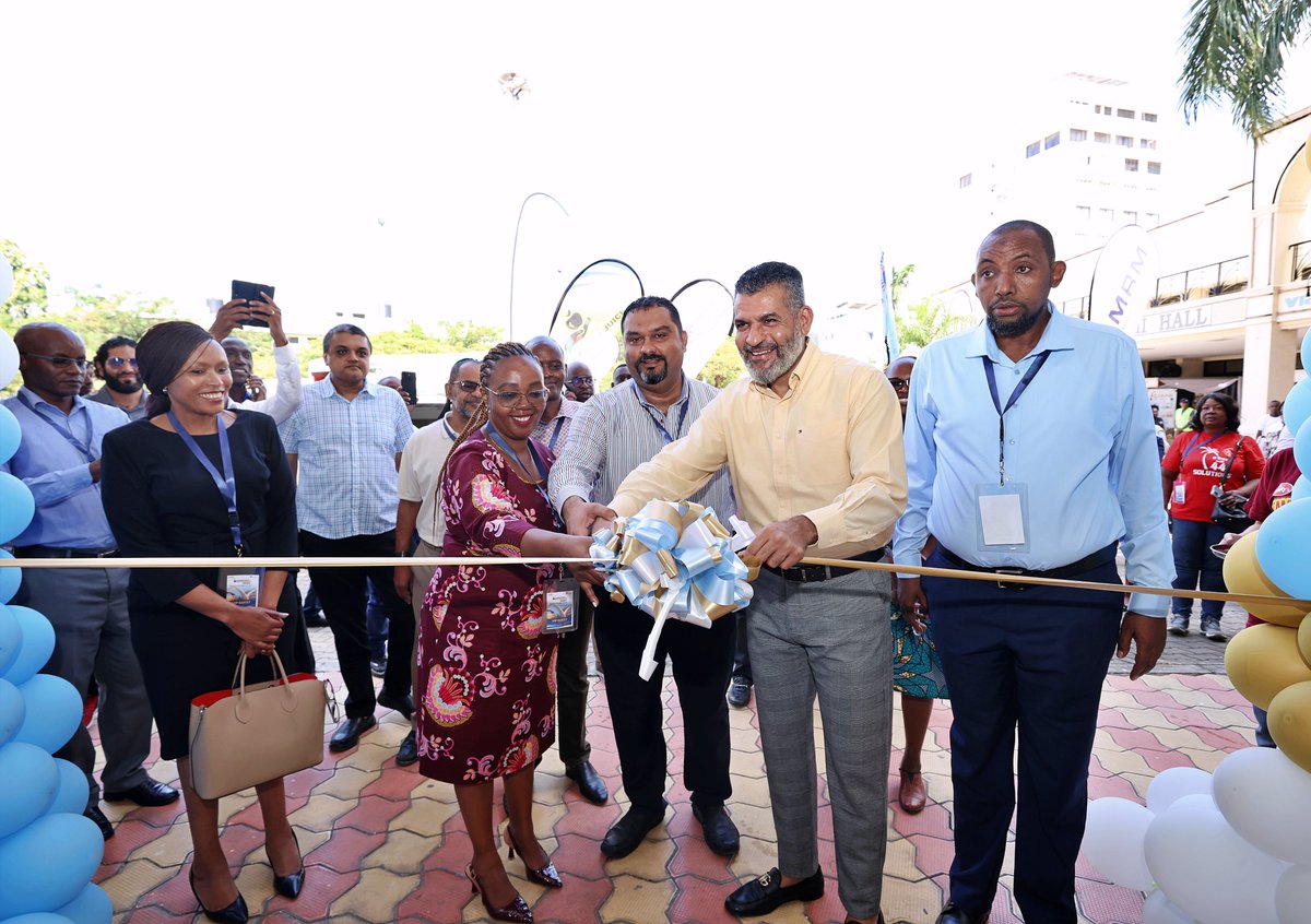 A_S_Nassir's tweet photo. Towards achieving this, last year, we constructed 45 roads in the county and we are set to complete a further 43 roads this financial year to improve accessibility in Mombasa. Additionally, we are reforming our TVET institutions to give our youth education that is relevant to today’s market needs. Also, my administration will discount single business permits and advertising fees for companies that will employ our youth as an incentive to encourage them to take on more people.

Presided over the official opening of the Changamka Kenya Shopping Festival 2024 at Oshwal Center, Mombasa.