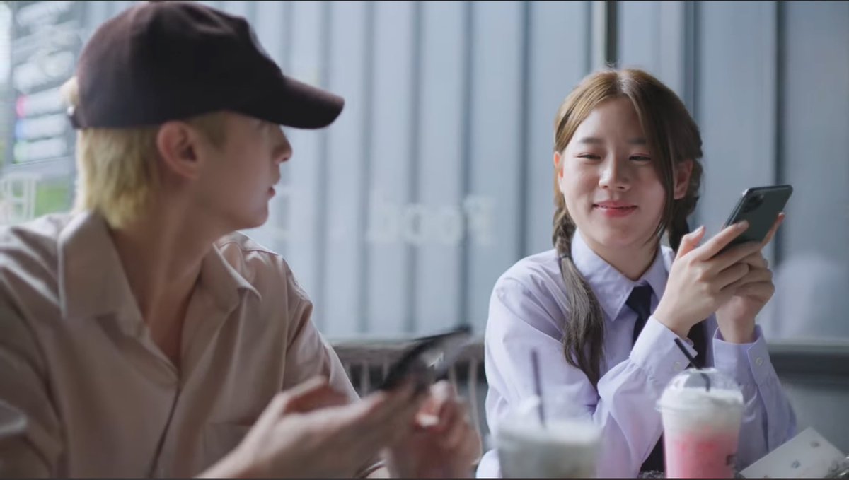 ทานตะวันยิ้มแฉ่ง🌻 tweet media