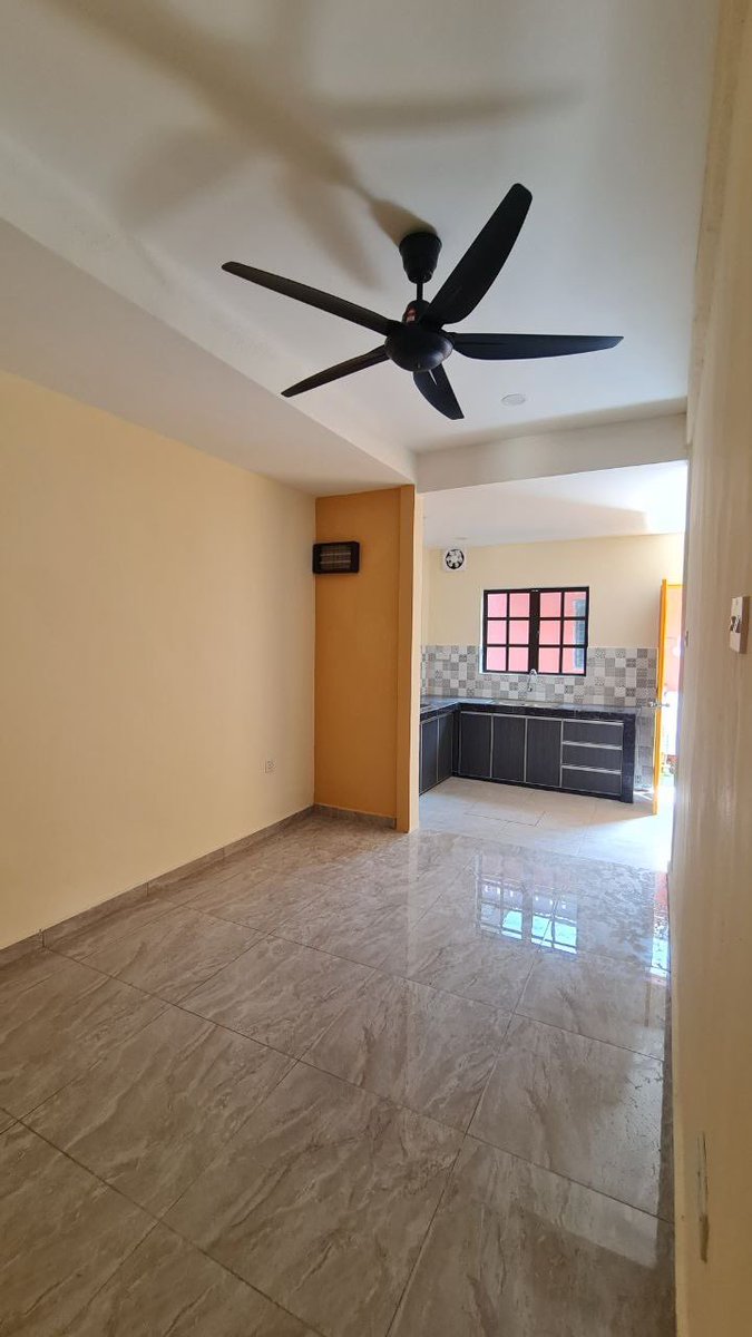 afzanproperty's tweet photo. Ni ada 1 rumah subsale baru renovate dekat Desa Rhu Sikamat. 

Tak yah risau da takut terbeli rumah yang banyak rosak, kena baiki itu ini. 

Yang ni settle semua da. 🤩

Geng geng yang bakal/dah bersara boleh settle down dekat area sini.💕 https://t.co/qRuJ4dJA22