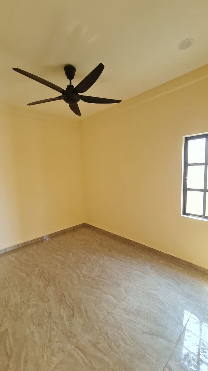 afzanproperty's tweet photo. Ni ada 1 rumah subsale baru renovate dekat Desa Rhu Sikamat. 

Tak yah risau da takut terbeli rumah yang banyak rosak, kena baiki itu ini. 

Yang ni settle semua da. 🤩

Geng geng yang bakal/dah bersara boleh settle down dekat area sini.💕 https://t.co/qRuJ4dJA22