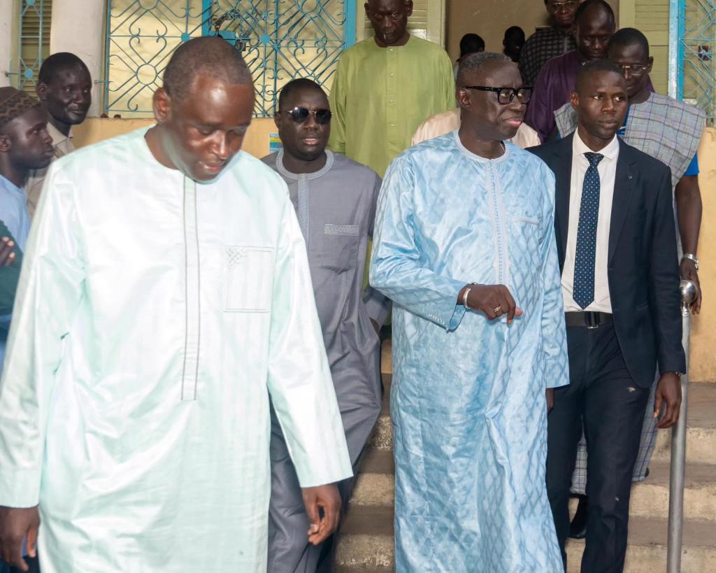 GeneralJBTine's tweet photo. J'ai rencontré Serigne Bambaly Mbacké, fils de Serigne Mbacké Madina et petit-fils de Mouhamadou Moustapha Mbacké, premier khalife de Serigne Touba. J'ai sollicité des prières pour un Sénégal de paix, empreint de solidarité et de fraternité. Serigne Bambaly Mbacké a réitéré son soutien et son engagement à accompagner le Gouvernement et à prier pour la stabilité du pays.