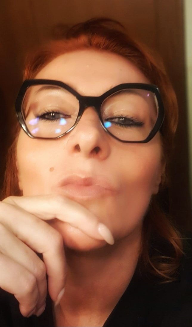 Lara_LaRossa's tweet photo. e comunque ve lo dico...
Il rosso, non è per tutti.
#LaRossa
Buondì https://t.co/2xbubXfQB6
