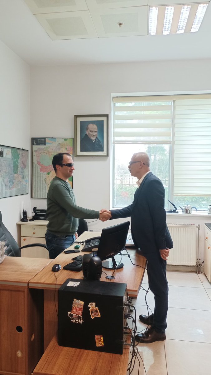 vahitdogan_iski's tweet photo. İSKİ Çalışıyor! Sancaktepe Şube Müdürlüğümüzü  ziyaret ederek Şubemizde yapılan çalışmaları Abonelerimiz ve Çalışanlarımızla değerlendirdik.Abonelerimizin İSKİ çalışmalarından memnun olduklarını belirtmeleri bizleri mutlu etmiştir. https://t.co/3c6IalGcBd