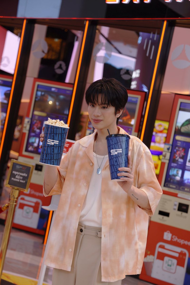 WeLoveSF's tweet photo. 🥰 งู้ยยย~ TYTAN มาเยือน เอส เอฟ
มาพร้อมเพลงใหม่ YOBO
เพราะมากกก ได้ใจไปเต็ม ๆ 💕
ก็ขึ้นจอแบบจึ้ง ๆ ไปเลย อย่าลืมไปฟังกันน้าาา 🫶✨

🎬🎼 https://t.co/CZrsjkVLDR

#TYTAN #ไทแทน
#TYTAN_YOBO
#YoureOnlyBornOnce
#TYTAN1stMiniAlbum
#411Music #411ent
#SFcinema 🍿❤ https://t.co/kpuW9BPHWX