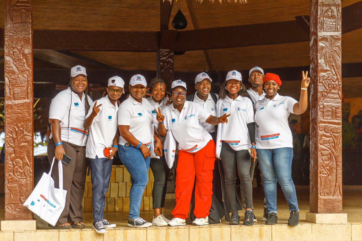 mariamnaf's tweet photo. Jour 4 à somone au Sénégal 🇸🇳 nous parlons d’activisme sur les réseaux sociaux et le plaidoyer en général ! C’est le forum de renforcement de capacités du leadership des jeunes féministes en Afrique
@unwomenafrica #leadforfeministes https://t.co/VnvTeuh5LC