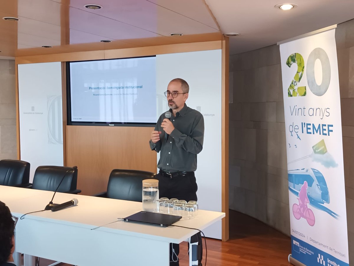 InstMetropoli's tweet photo. Manuel Valdés, director general de l'@ATMbcn
ha tancat la jornada posant èmfasi en la solidesa dels resultats de l'#EMEF i amb el desig que la seva trajectòria segueixi 20 anys més enllà. https://t.co/WasxwprFAu
