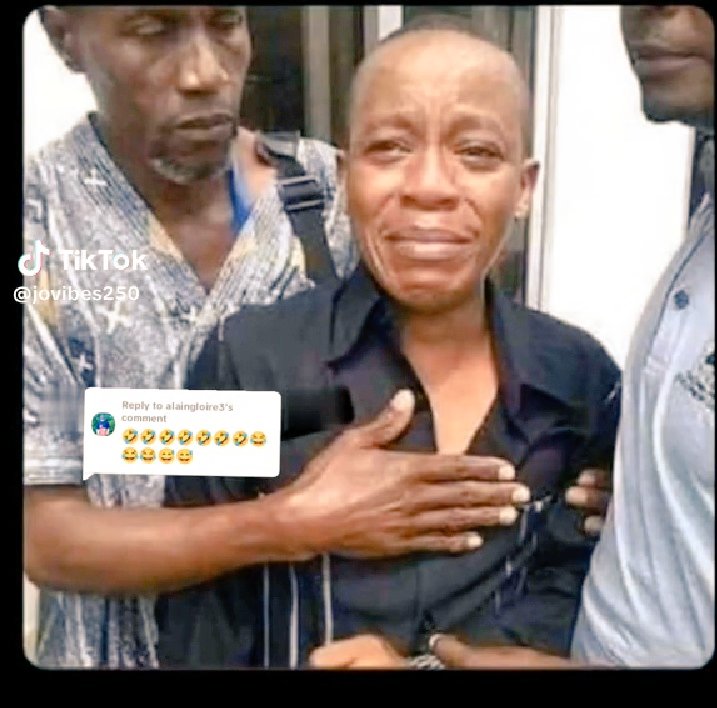 agapome's tweet photo. Munjye mwibuka mumenye amakuru yinshuti zanyu zihora zicecetse kuko ziba zihugiye mu gufata imyanzuro mibi dore nkuyu bamufashe yari agiye kunjya mu rukunko!🤣🤣🤣🤣🤣🤣🤣🤣 https://t.co/ylEgHl9QLM