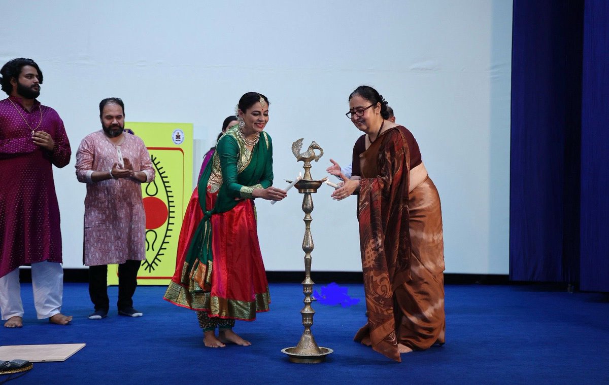 IN_GDD's tweet image. #INSSardarPatel @IN_GDD hosted a cultural evening in concert with #SPICMACAY. Naval personnel, families and  NCS students at Porbandar witnessed the vibrant and mesmerising performance of #Kathak dance, #classical music and rich #cultural extravaganza of India.