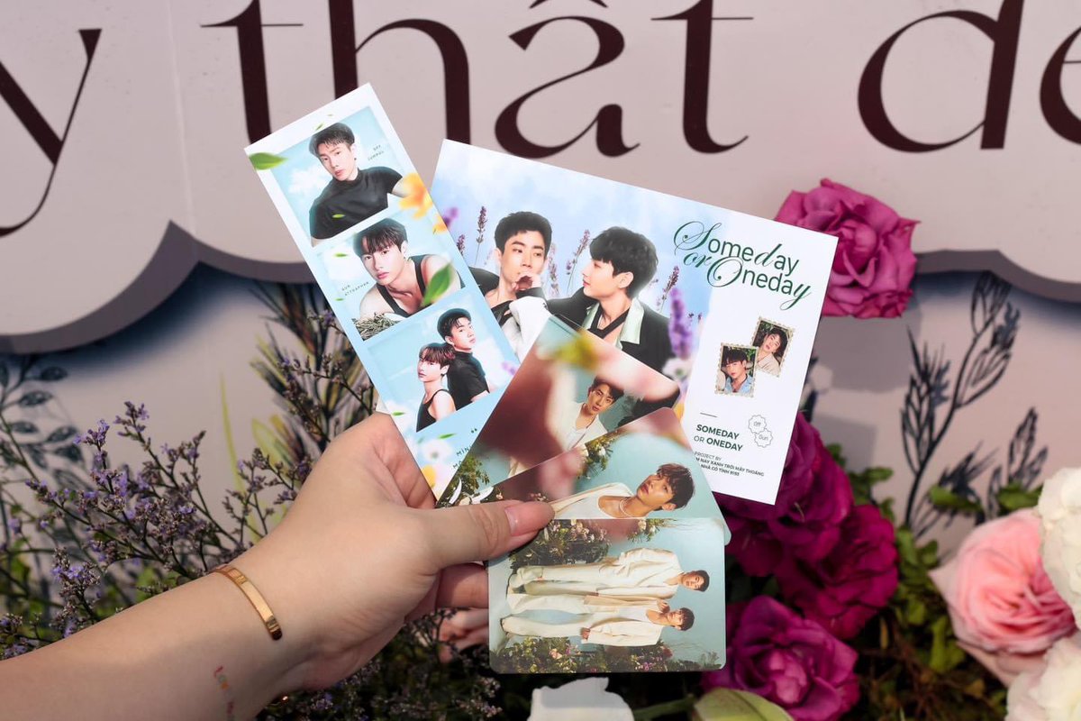 _ourblueskyOG's tweet photo. GIVEAWAY FOR OFFGUN FANDAY IN MANILA 👶🏻💚

One set including:
- 1 postcard
- 1 photostrip
- 3 cards 

⏳ July 6th, 2024
📍SM North Edsa Sky Dome 

Just approach me 🥰💚 

#GMMTVFANDAY13
#OGPPFANDAYxMANILA
#ออฟกัน https://t.co/48SIN74Aet