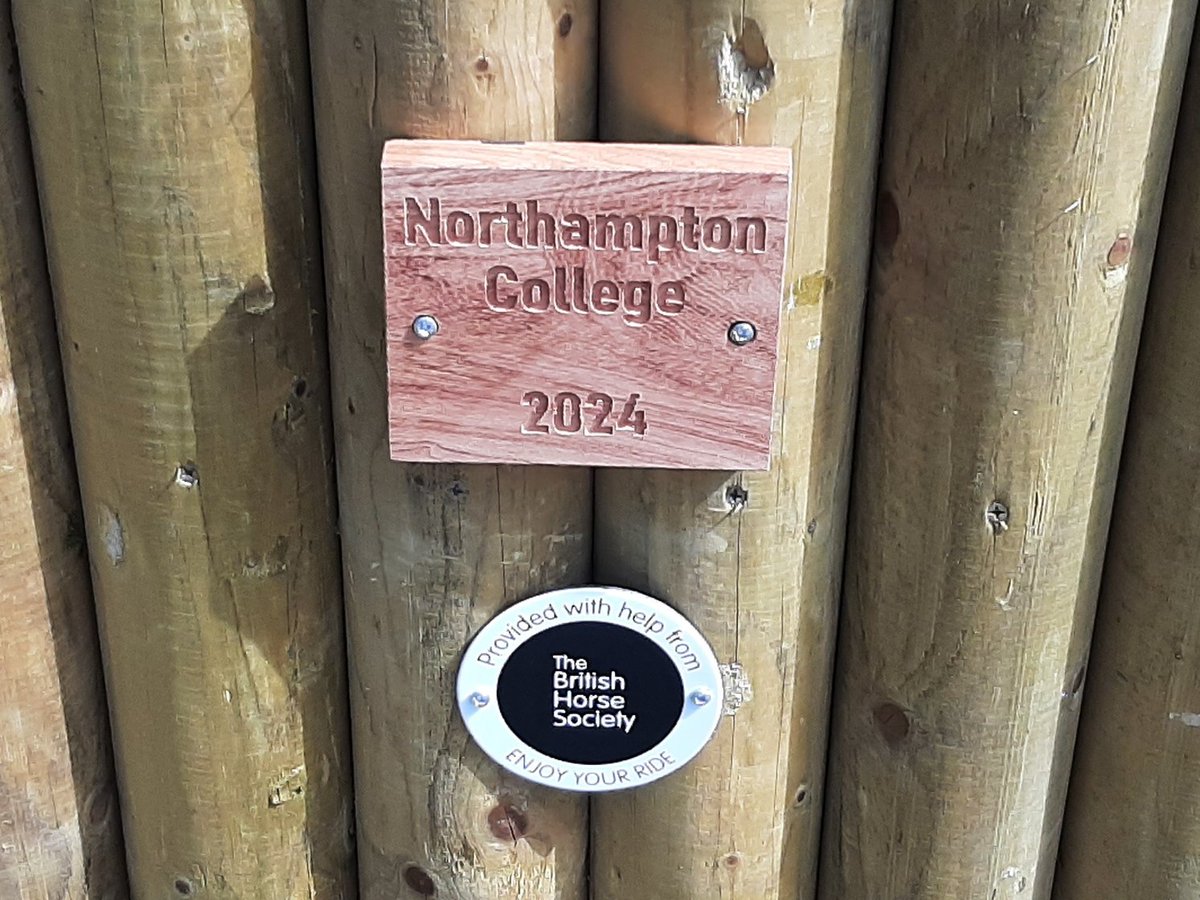 Tim Chisholm LCGI FIOC #CarpentryStudents tweet media