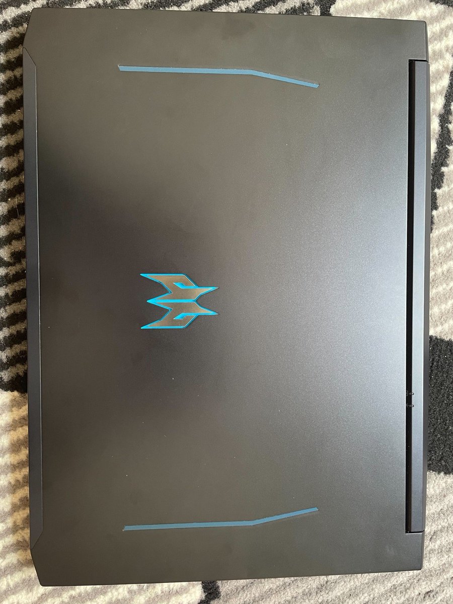 ≽^•⩊•^≼ tweet media