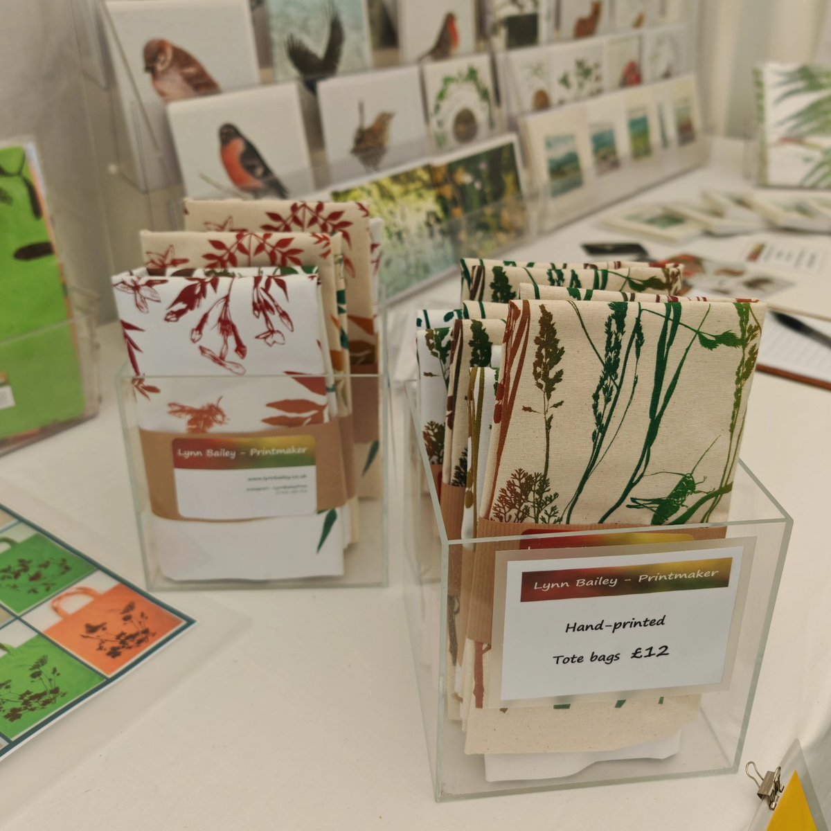 LynnBaileyPrint's tweet image. My view from work today...
Stand 74 on the Cathedral Green at the Exeter Craft Festival. We'll over 100 stalls to explore. Open today until 5:30 - see you soon?
.
.
#exetercraftfestival #artfair #handprinted #totebags #teatowels #pencilcase #originalprint