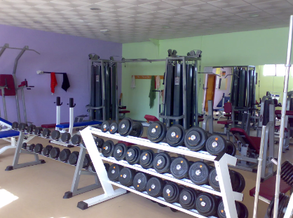 Alienigenaigena's tweet photo. @AytoAntequera  otros gimnasios de pueblos cercanos a Antequera con muchos menos habitantes y gimnasios iguales o mas amplio https://t.co/gRYzsiswSp