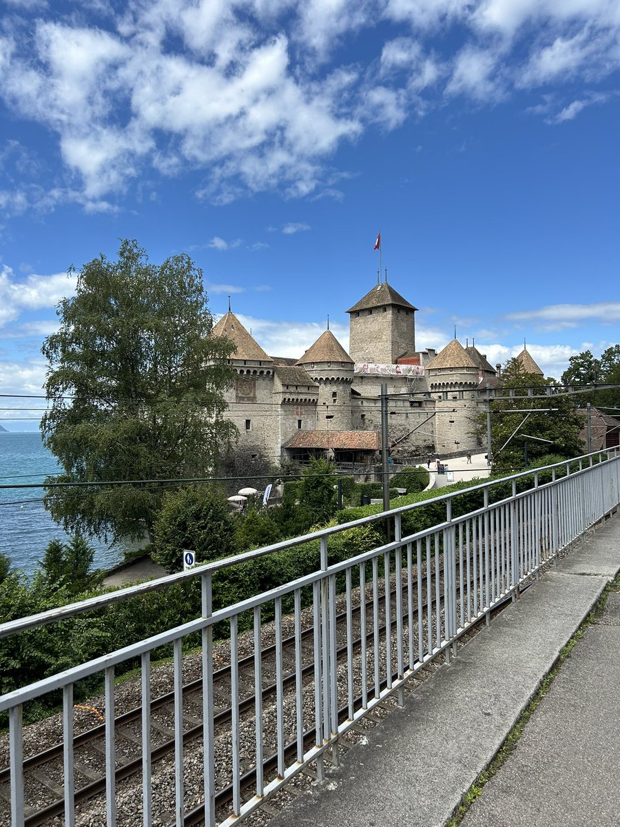 ScienceEcs's tweet photo. Chateau treasure hunt !! https://t.co/LsnzguDuqW