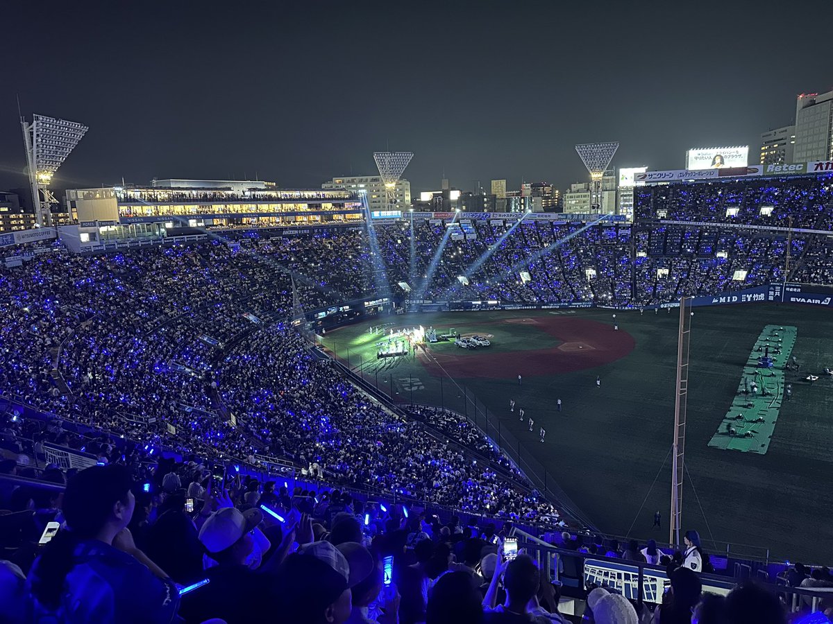 メガハイボール
何杯飲んでも90円。

そして聖地では何杯飲んでも生ビール半額という、

素敵な1日でした。