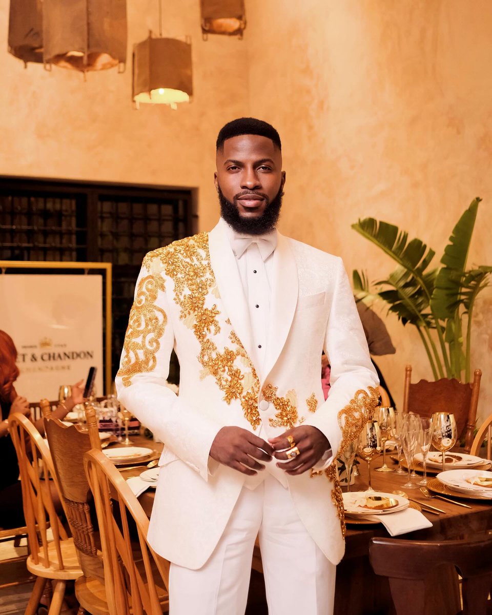 dejiandkola's tweet image. Embodying grace in an ivory-white suit for a special day
@akinfaminu 

#suited #France #foryou #travel #ToastWithMoët #MoetMoment #photography #India #USA #dubai