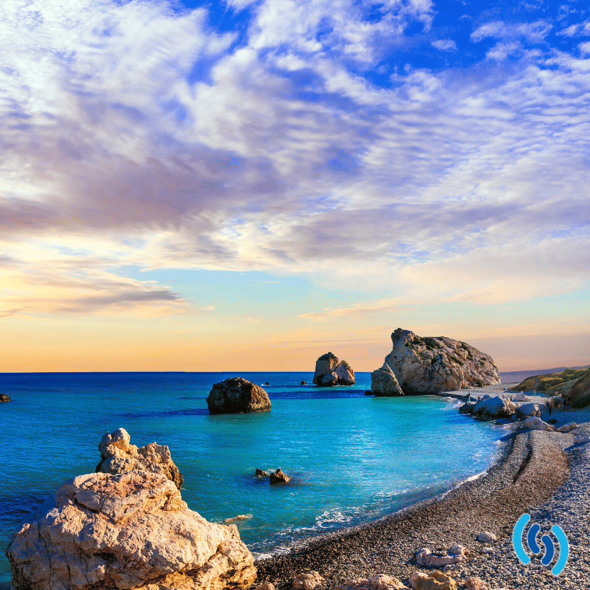 simpaticocomms's tweet photo. Are you going on holiday this summer to a place which borders another country? Did you know it’s possible for your phone to connect automatically to the network of a neighbouring country and - potentially - result in unforeseen charges? Find out more here https://t.co/ha4GUSzkOy https://t.co/6mqZWVK1Wn