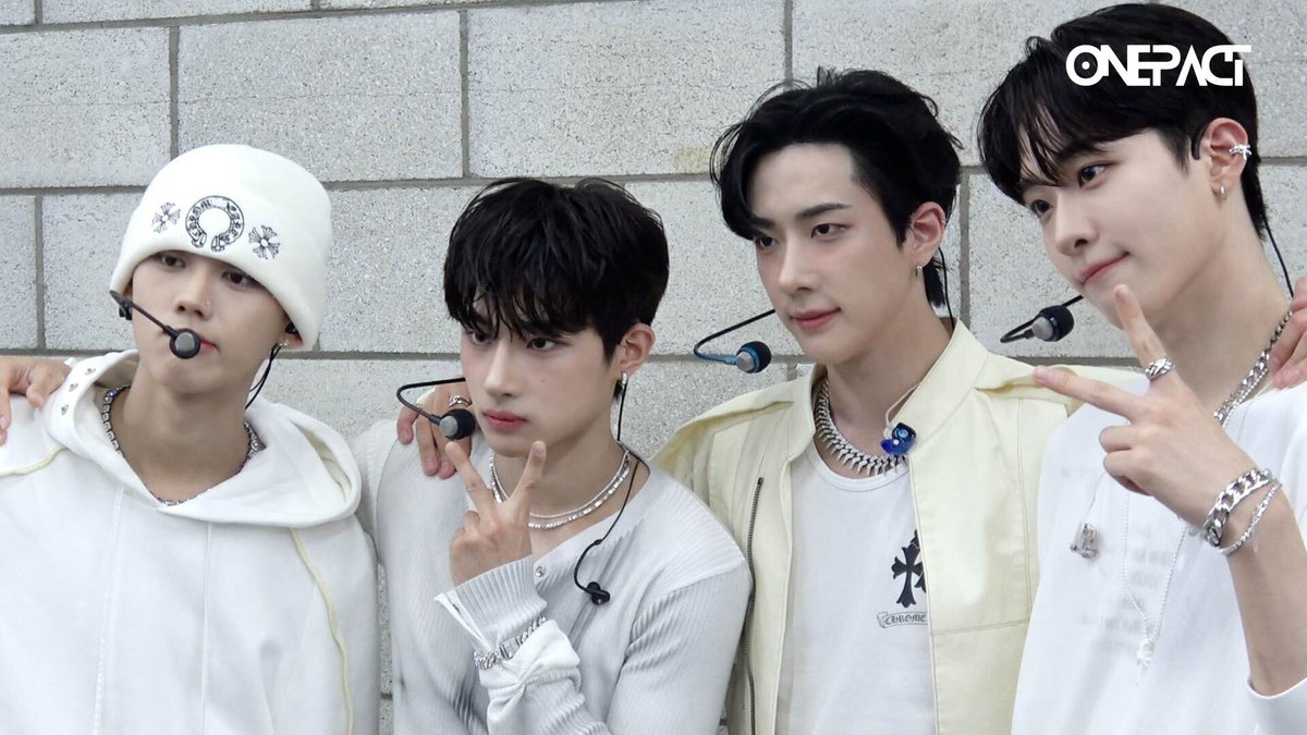 onepact_'s tweet image. ONE PACT 원팩트 '꺼져' 음악방송 비하인드 | 앤하트와 함께라서 행복해💖

📎:youtu.be/mDj443H7teg

#ONEPACT #원팩트