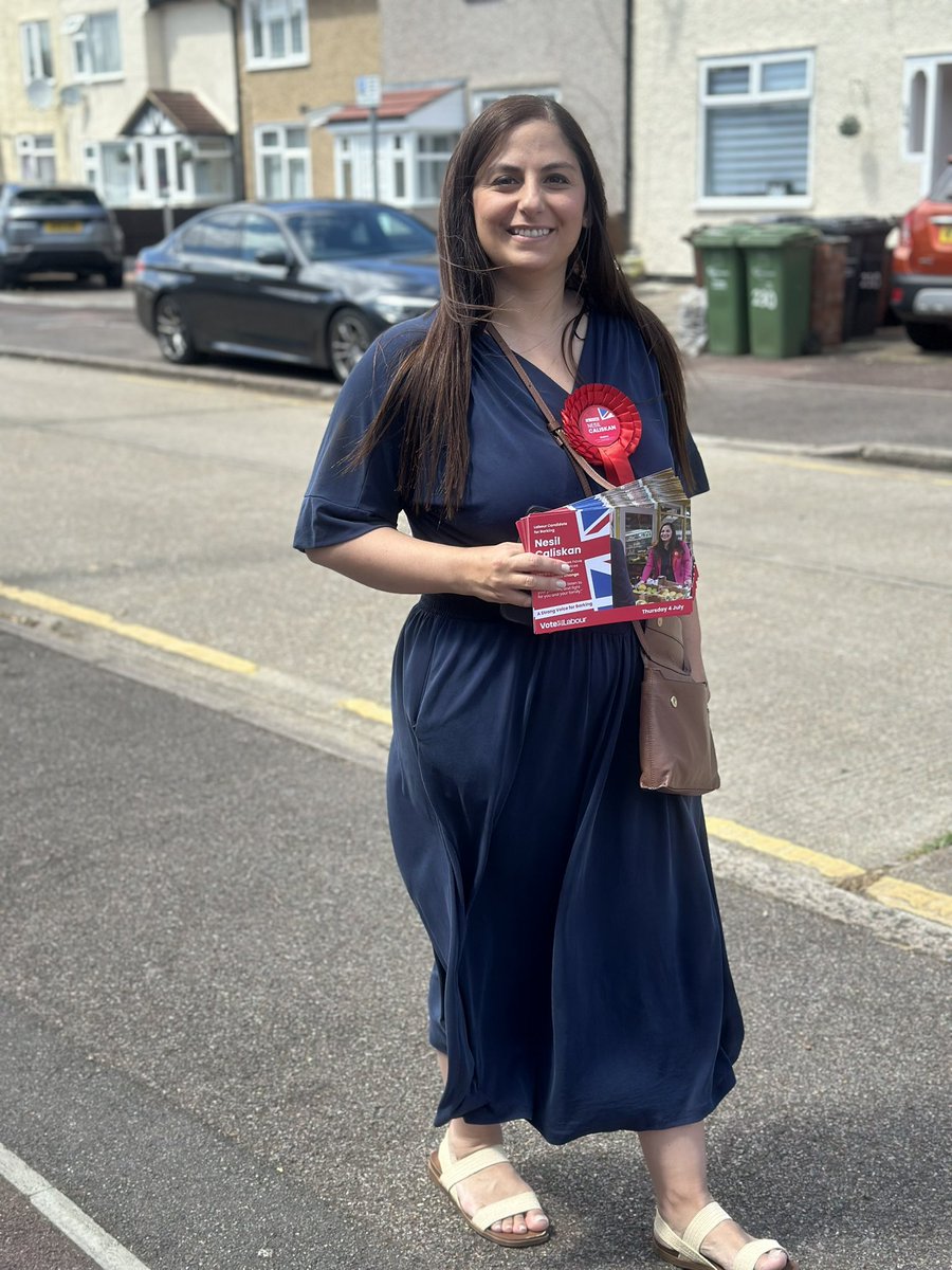 Barking, polls close at 10pm tonight. 

Vote for Change, #VoteLabour 🌹