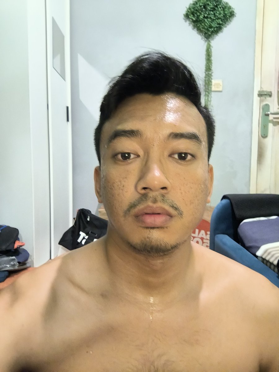 riodanarp's tweet image. Hampir 2 minggu gak gym karena kesehatan. Mau mulai WO dirumah berat bgt 🥲😅 #WorkoutMode