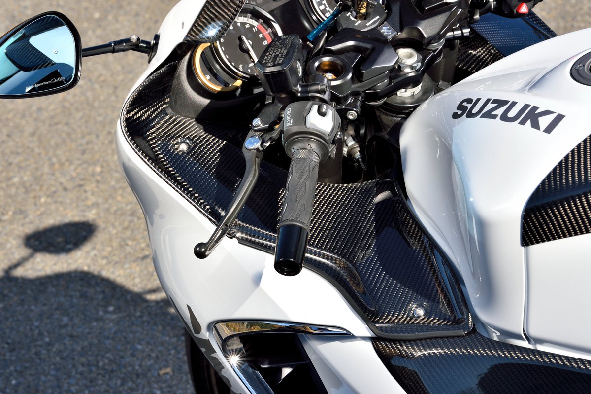 magicalracing's tweet image. ＃webike＋にて　弊社＃hayabusa　のラインナップを紹介して頂いております😉
記事はこちら👇
news.webike.net/parts-gears/38…
弊社HPはこちら👇
magicalracing.co.jp/gatej/bike-suz…
＃ウェビックプラス
＃suzuki
＃ハヤブサ
＃隼
＃GSX1300R
＃カーボン
＃マジカルレーシング
＃magicalracing
＃カスタムバイク