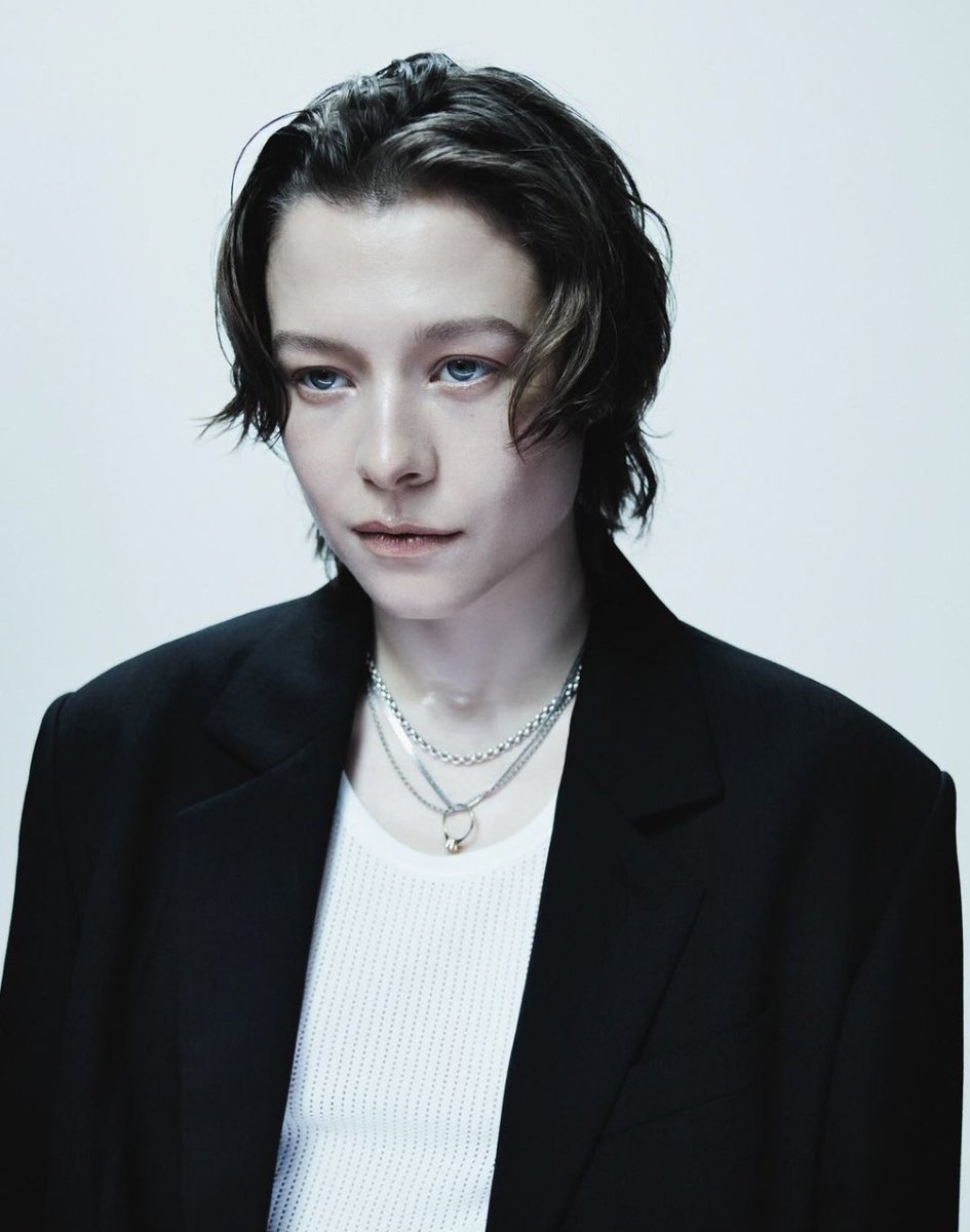 hunter schafer on starring in a vampire movie with emma d’arcy:

“Oh my gosh, yes. I don’t think I’ve ever met Emma in real life but I’ve seen the internet stuff. People have been getting us confused and I do believe we have very similar faces. If it’s a vampire story that would