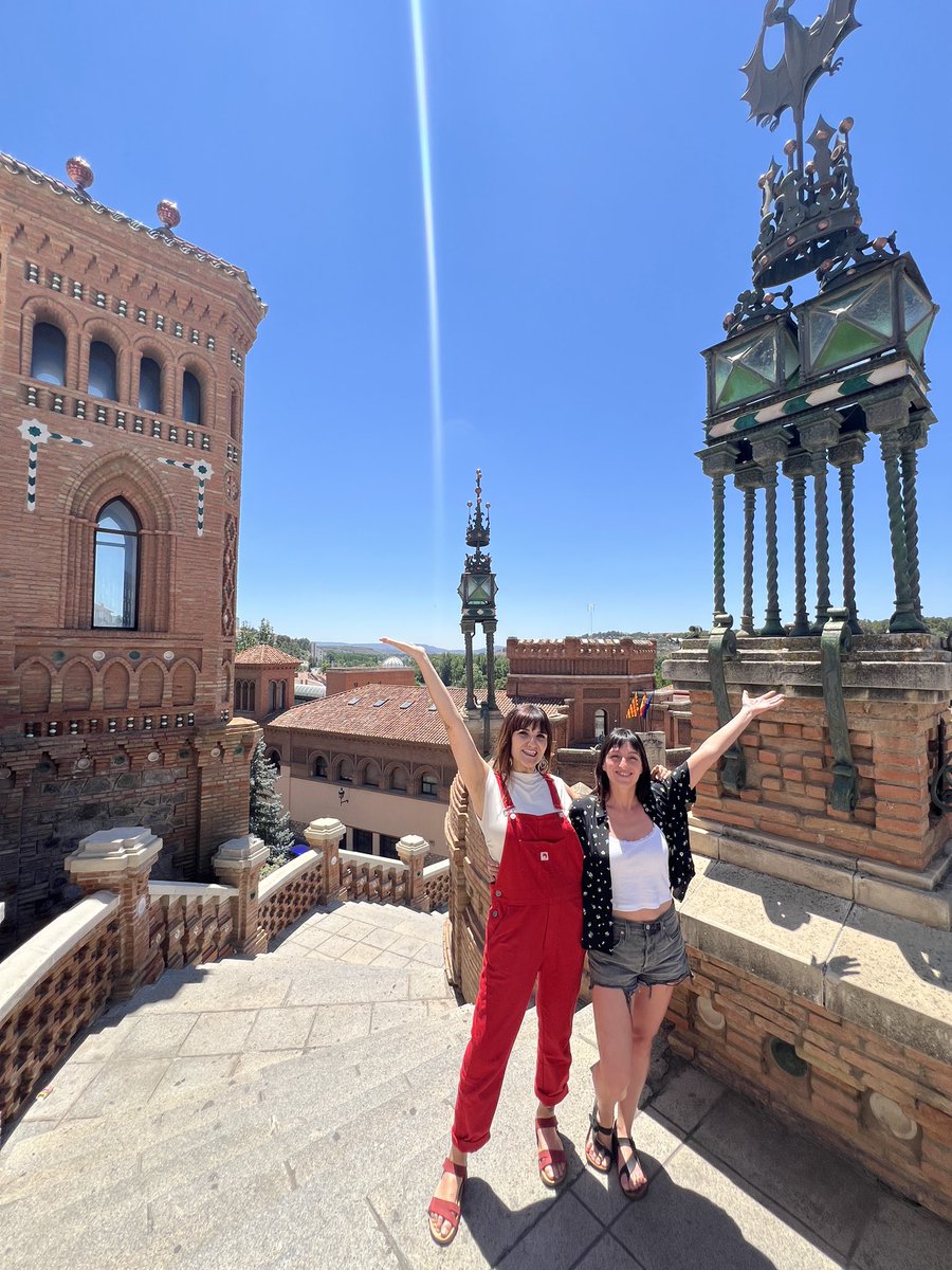 Ya estamos en TERUEL 🔥❤️🔥
Mañana en SEGÓBRIGA y el sábado en ALCORA! 
Comienza la gozaderaaaaaa 💃🏻

#ElAbrazo #Rozalén